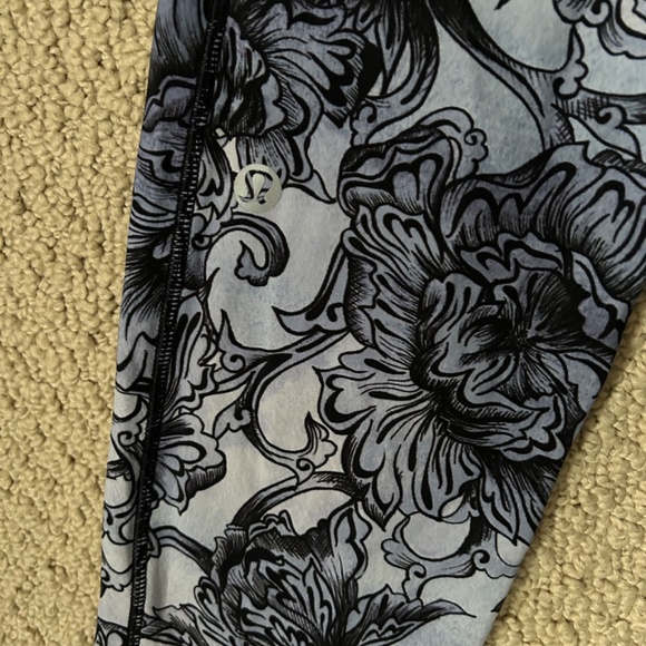 Lulu Lemon High Rise Training Leggings - Picture 3 of 4